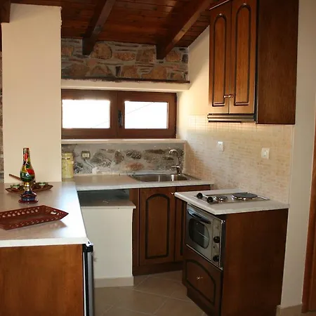 Nakaraki Steni Dhirfios